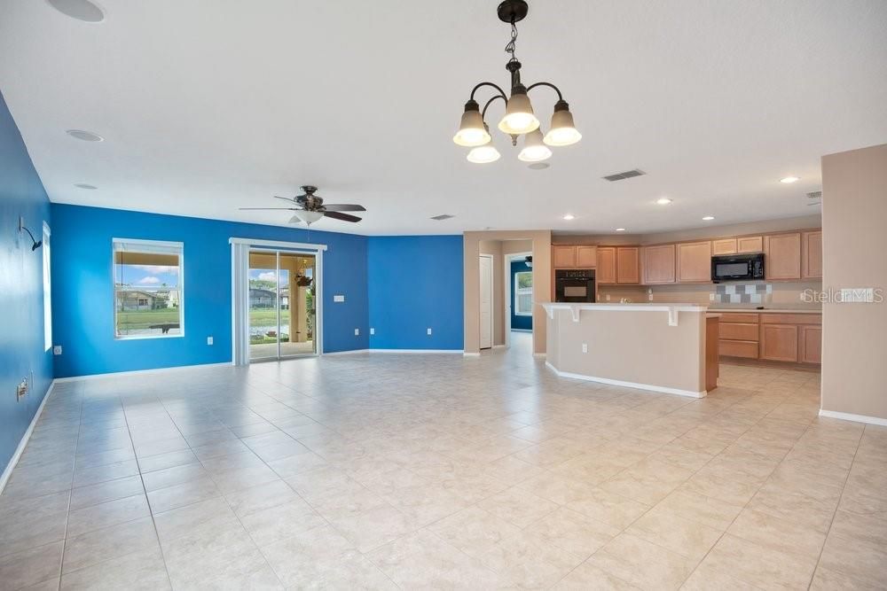 For Sale: $459,900 (4 beds, 2 baths, 1983 Square Feet)