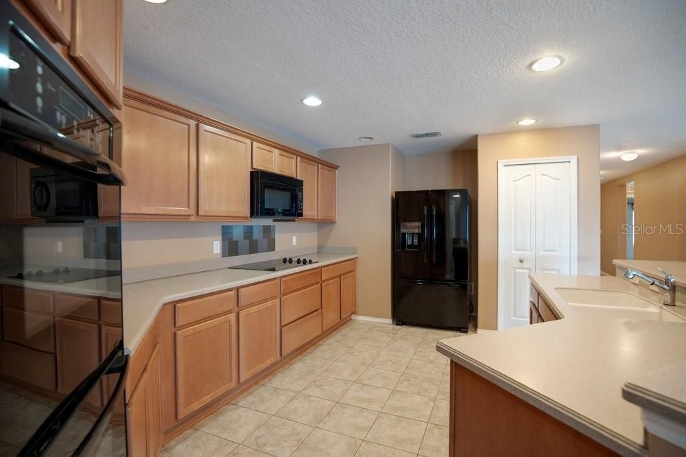 For Sale: $459,900 (4 beds, 2 baths, 1983 Square Feet)