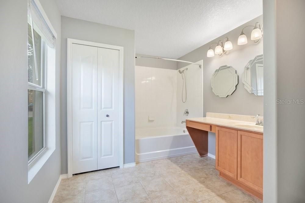 For Sale: $459,900 (4 beds, 2 baths, 1983 Square Feet)