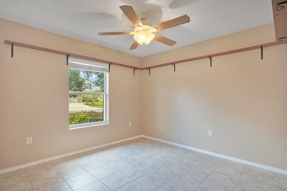 For Sale: $459,900 (4 beds, 2 baths, 1983 Square Feet)