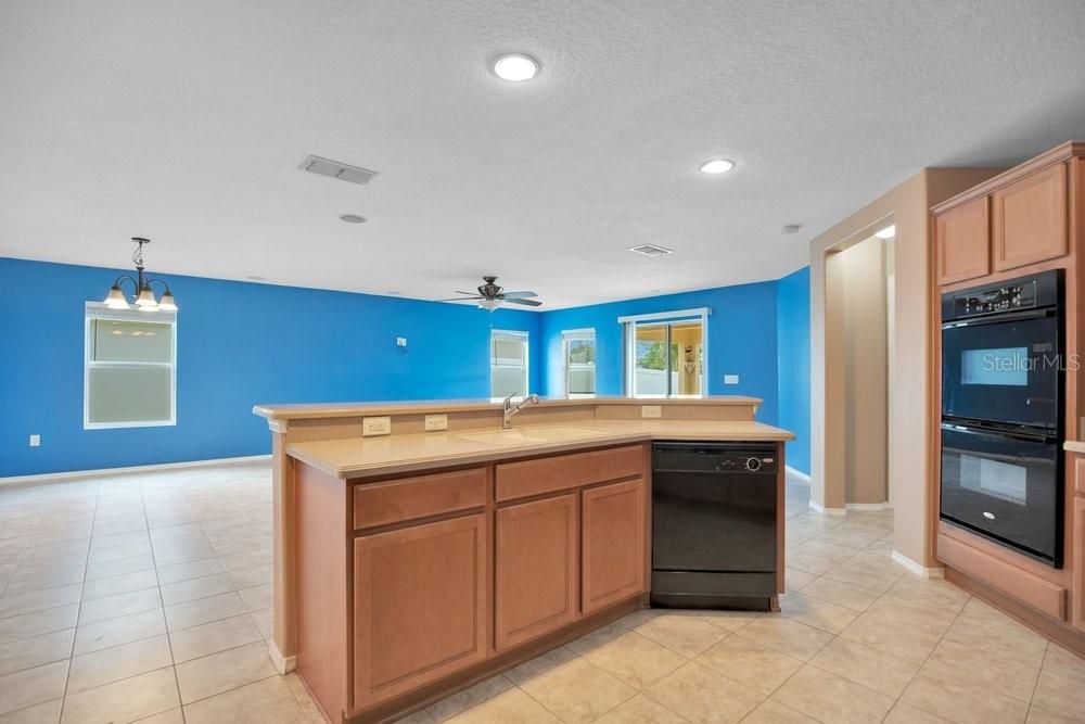 For Sale: $459,900 (4 beds, 2 baths, 1983 Square Feet)