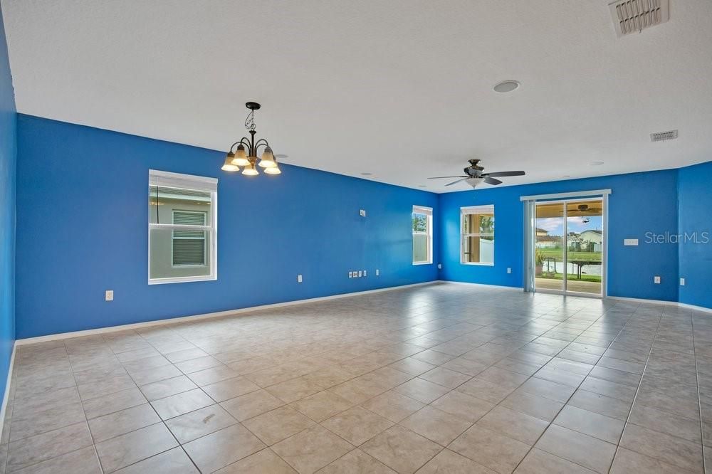 For Sale: $459,900 (4 beds, 2 baths, 1983 Square Feet)