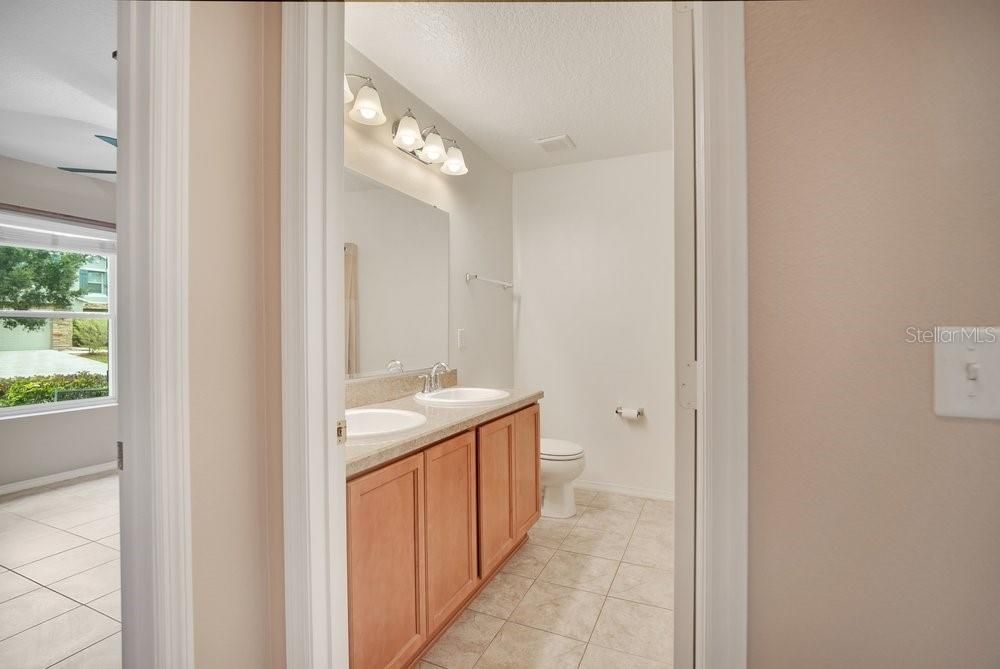 For Sale: $459,900 (4 beds, 2 baths, 1983 Square Feet)