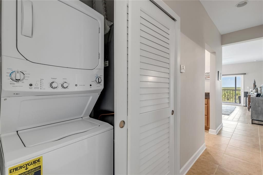 For Sale: $419,000 (3 beds, 3 baths, 1531 Square Feet)