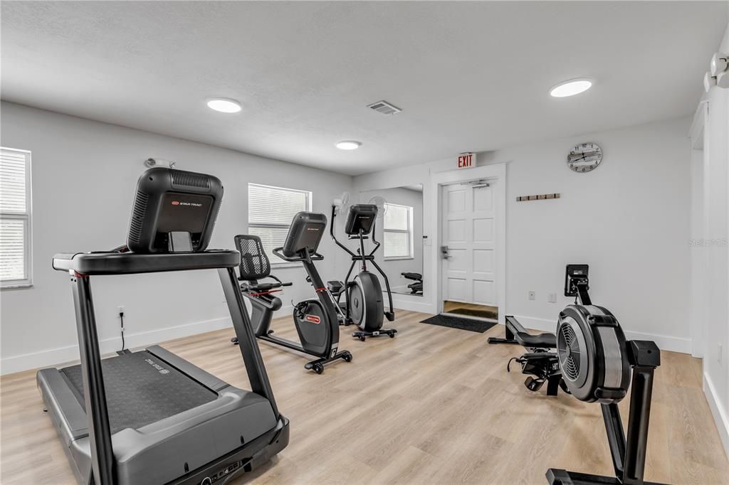 For Sale: $419,000 (3 beds, 3 baths, 1531 Square Feet)