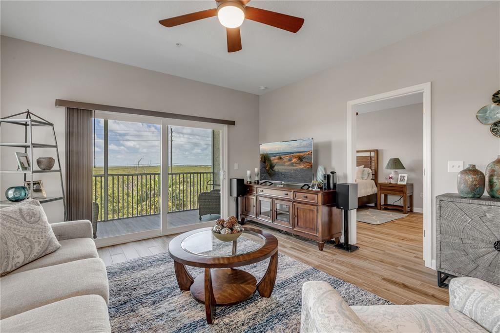 For Sale: $419,000 (3 beds, 3 baths, 1531 Square Feet)