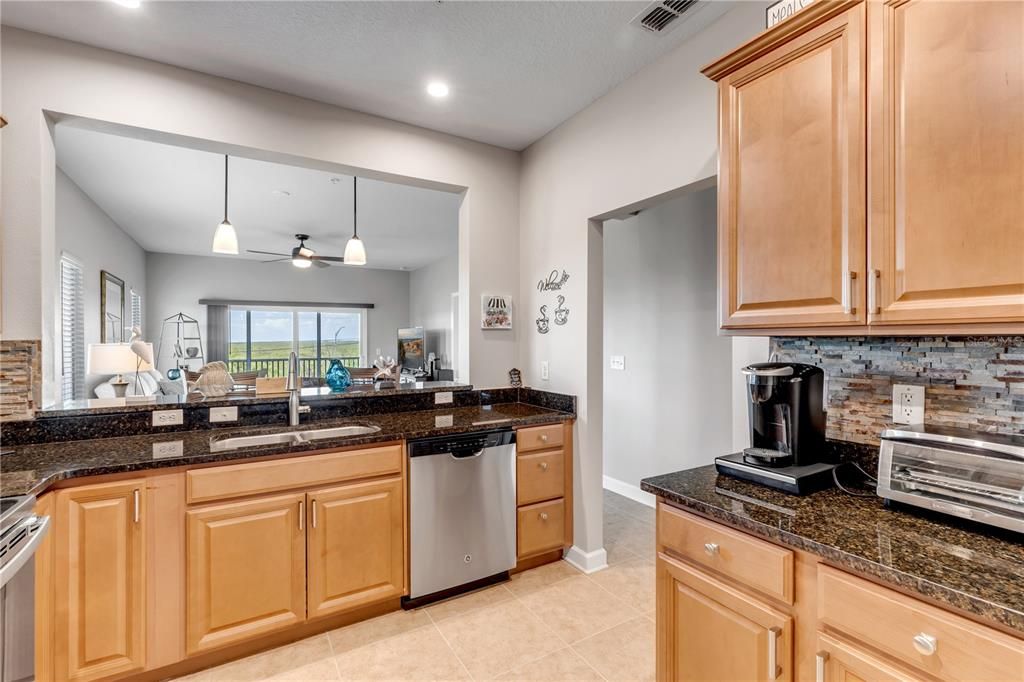 For Sale: $419,000 (3 beds, 3 baths, 1531 Square Feet)