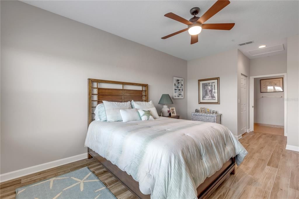 For Sale: $419,000 (3 beds, 3 baths, 1531 Square Feet)