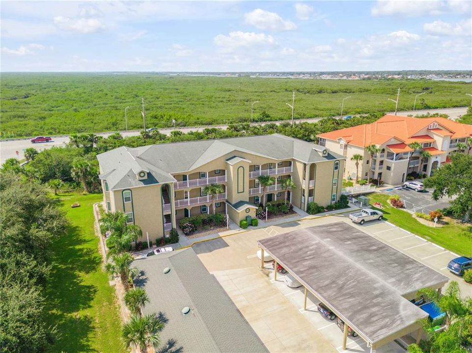 For Sale: $419,000 (3 beds, 3 baths, 1531 Square Feet)