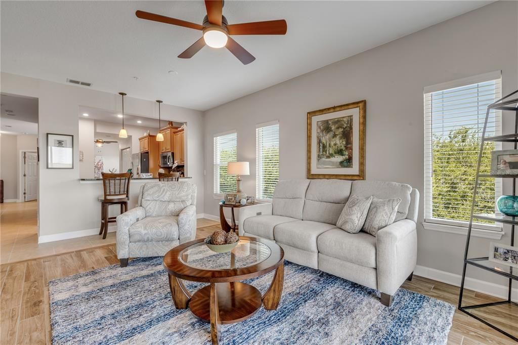 For Sale: $419,000 (3 beds, 3 baths, 1531 Square Feet)