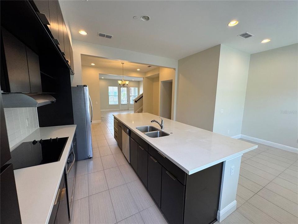 На продажу: $469,995 (4 спален, 3 ванн, 1759 Квадратных фут)