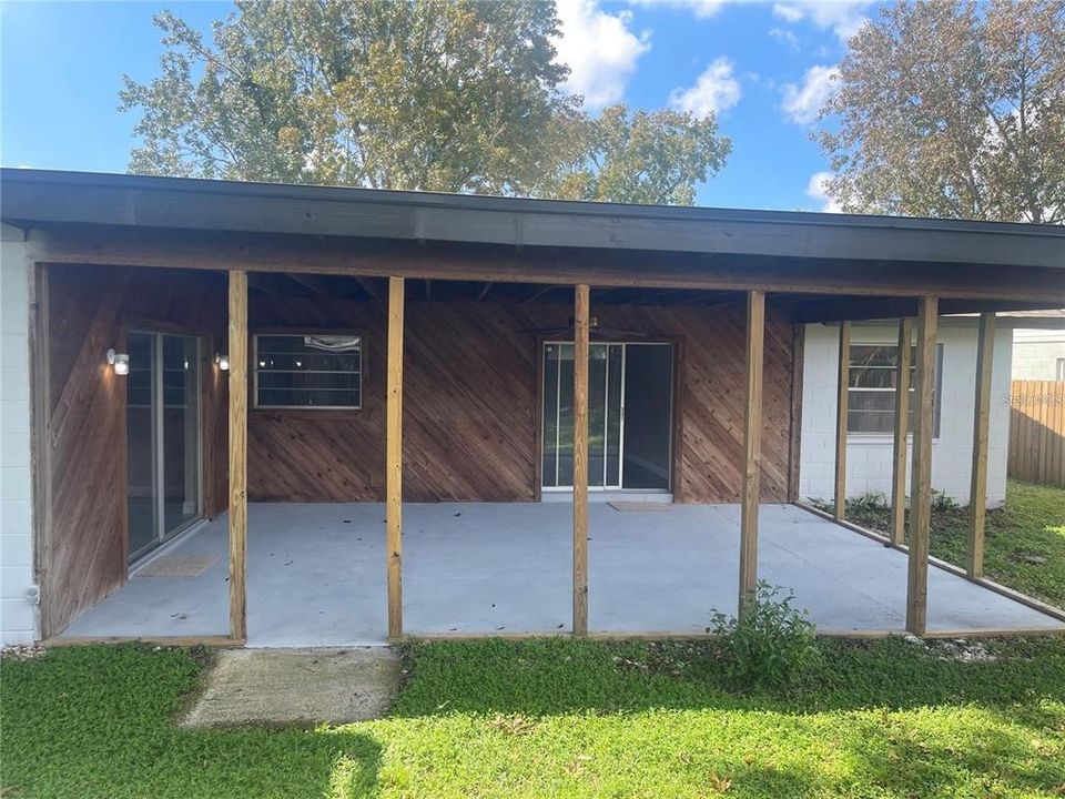 For Rent: $3,000 (4 beds, 2 baths, 1940 Square Feet)