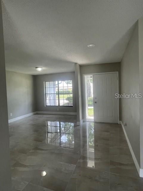 For Rent: $3,000 (4 beds, 2 baths, 1940 Square Feet)
