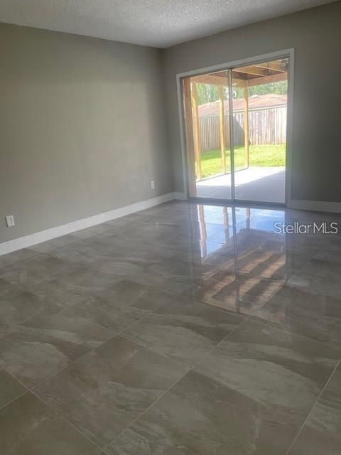 For Rent: $3,000 (4 beds, 2 baths, 1940 Square Feet)