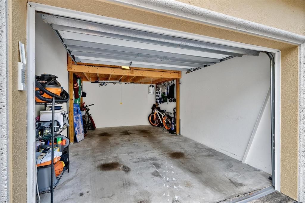 Activo con contrato: $399,000 (3 camas, 2 baños, 1377 Pies cuadrados)