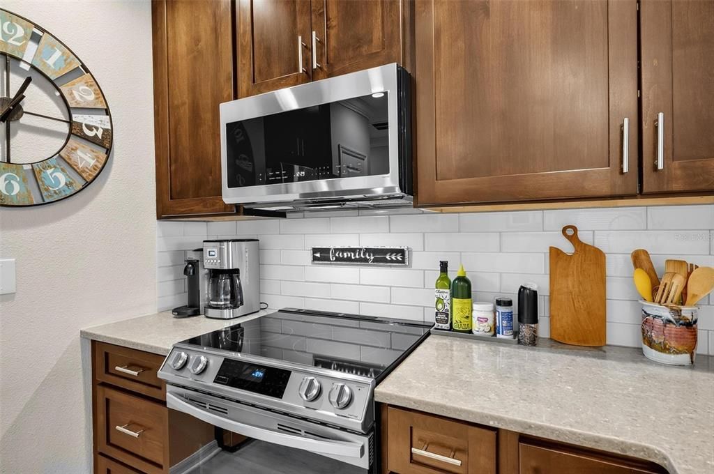 Activo con contrato: $399,000 (3 camas, 2 baños, 1377 Pies cuadrados)