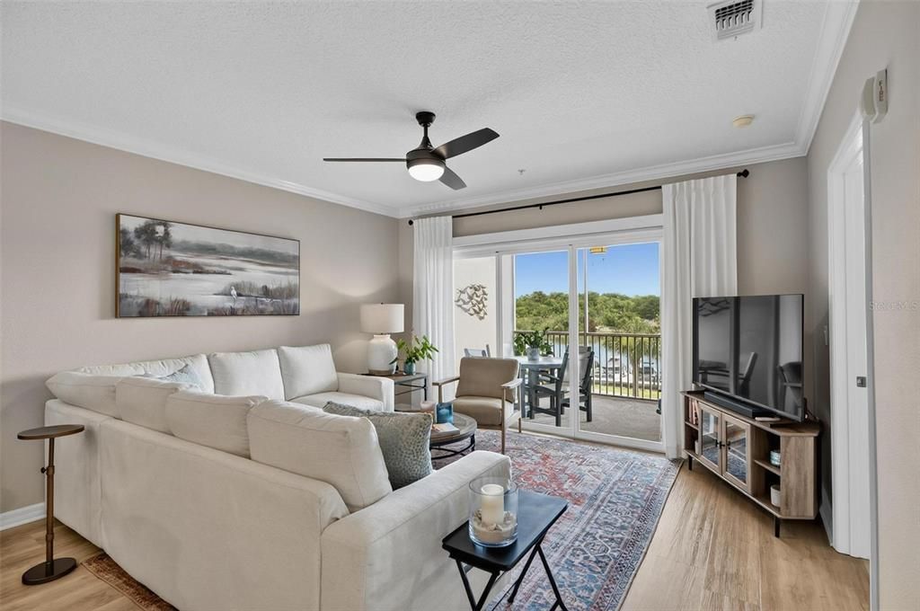 Activo con contrato: $399,000 (3 camas, 2 baños, 1377 Pies cuadrados)