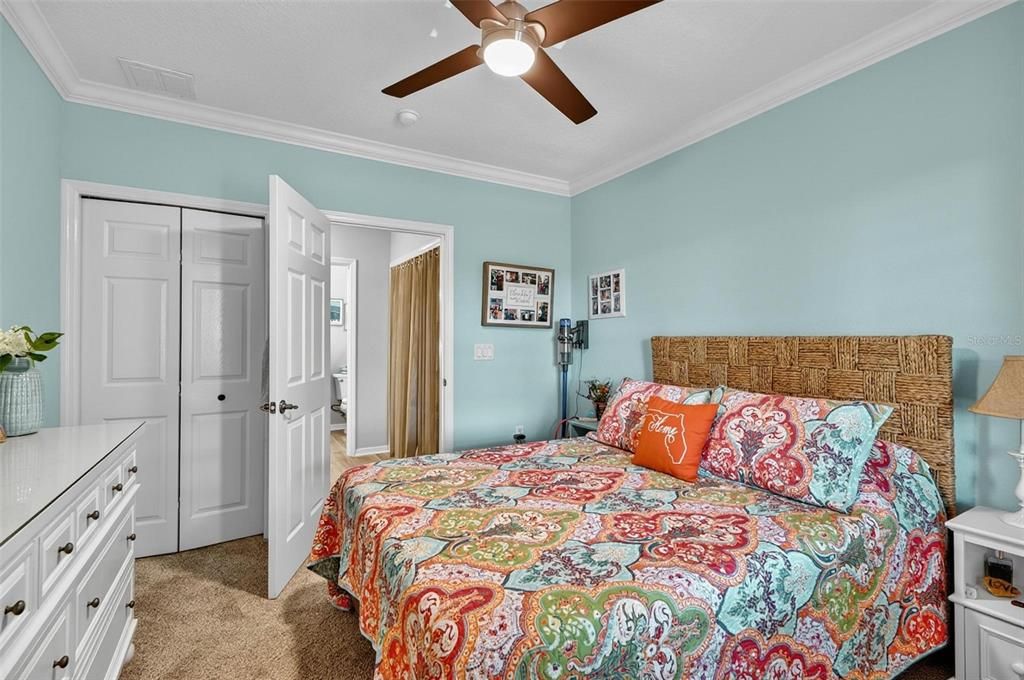 Activo con contrato: $399,000 (3 camas, 2 baños, 1377 Pies cuadrados)