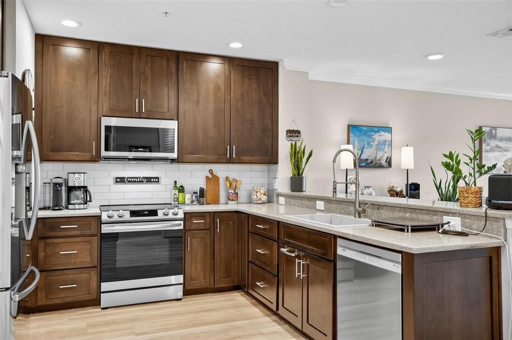 Activo con contrato: $399,000 (3 camas, 2 baños, 1377 Pies cuadrados)
