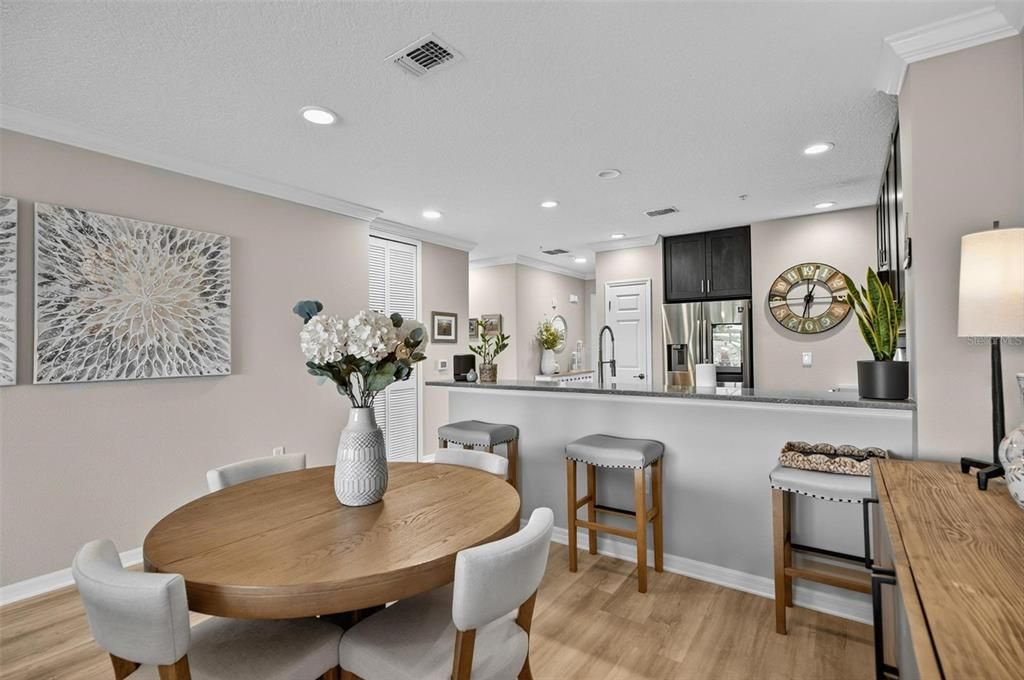 Activo con contrato: $399,000 (3 camas, 2 baños, 1377 Pies cuadrados)