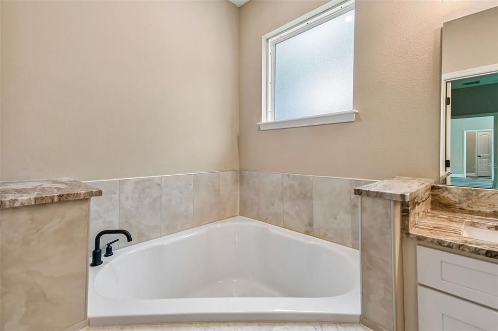 For Sale: $349,900 (3 beds, 2 baths, 1530 Square Feet)