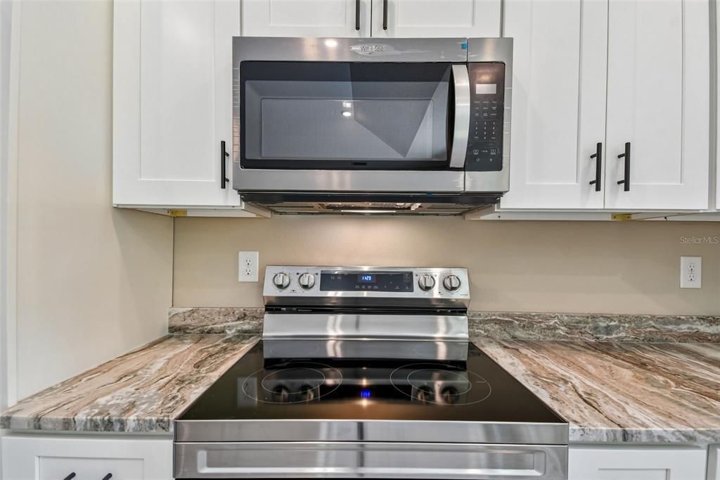 For Sale: $349,900 (3 beds, 2 baths, 1530 Square Feet)