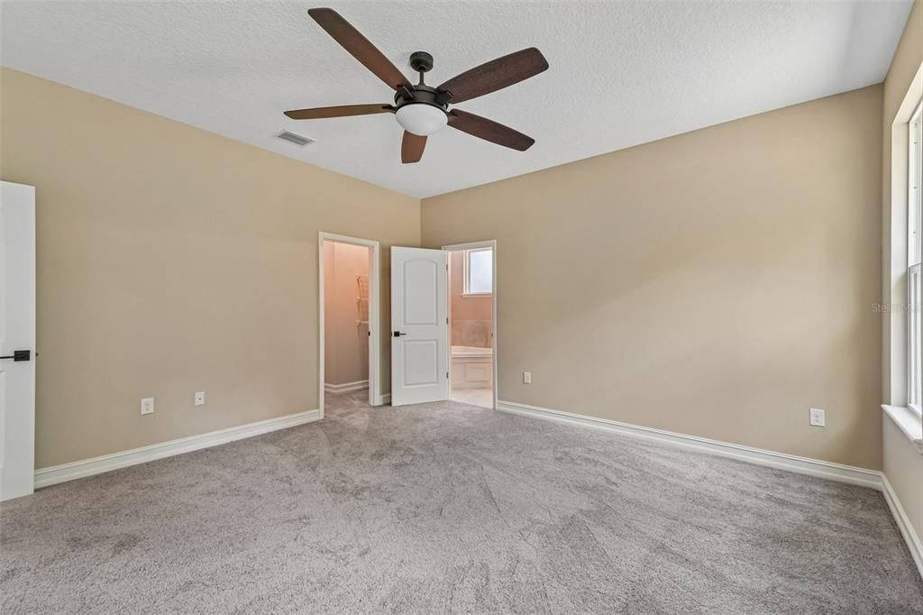 For Sale: $349,900 (3 beds, 2 baths, 1530 Square Feet)