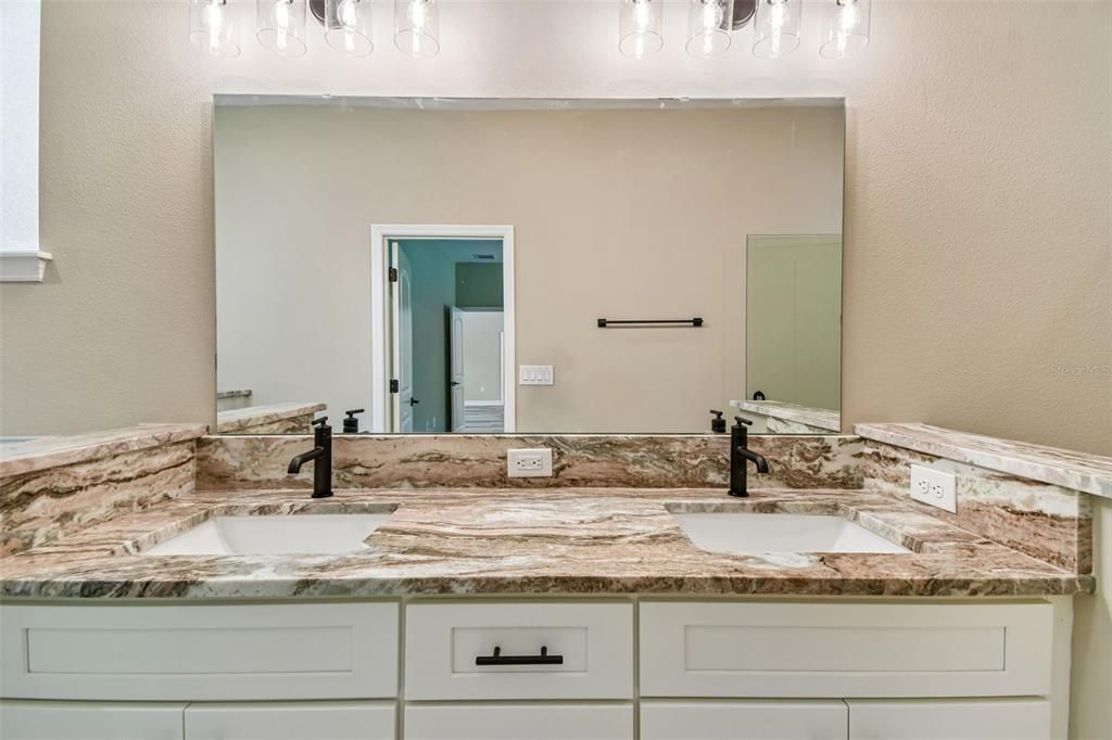 For Sale: $349,900 (3 beds, 2 baths, 1530 Square Feet)