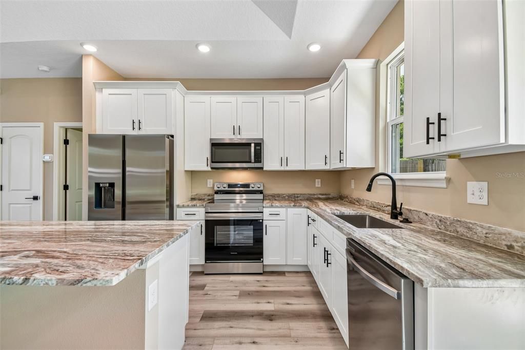 For Sale: $349,900 (3 beds, 2 baths, 1530 Square Feet)