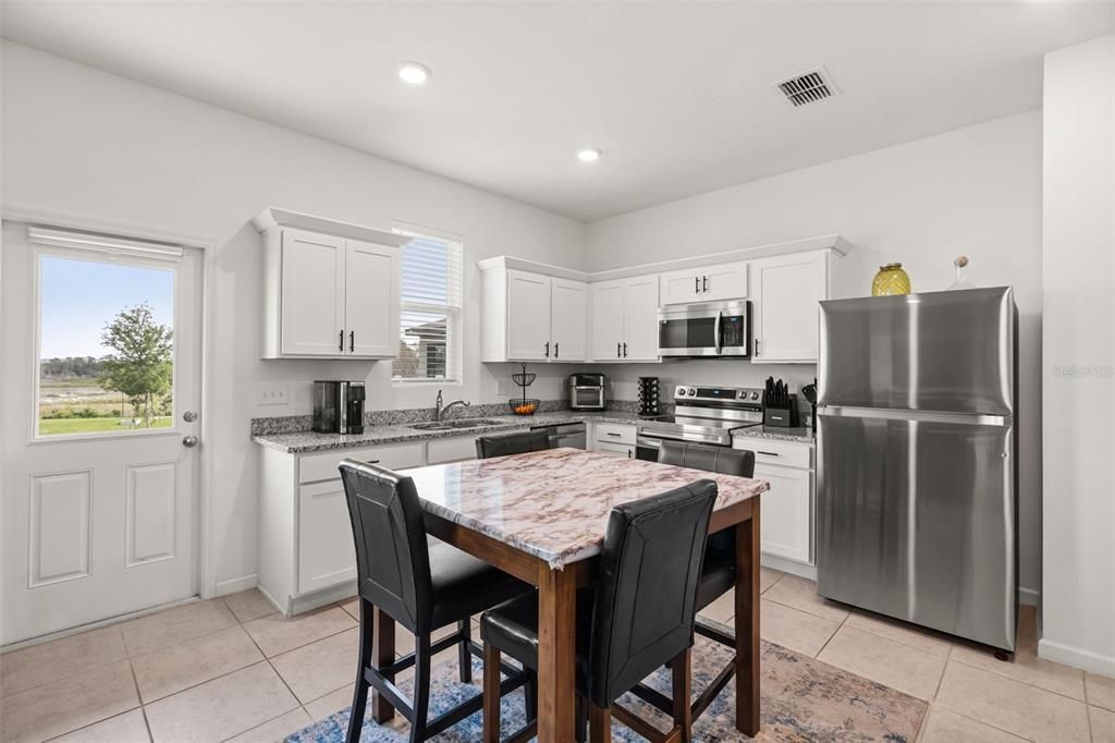 For Sale: $365,000 (3 beds, 2 baths, 1605 Square Feet)