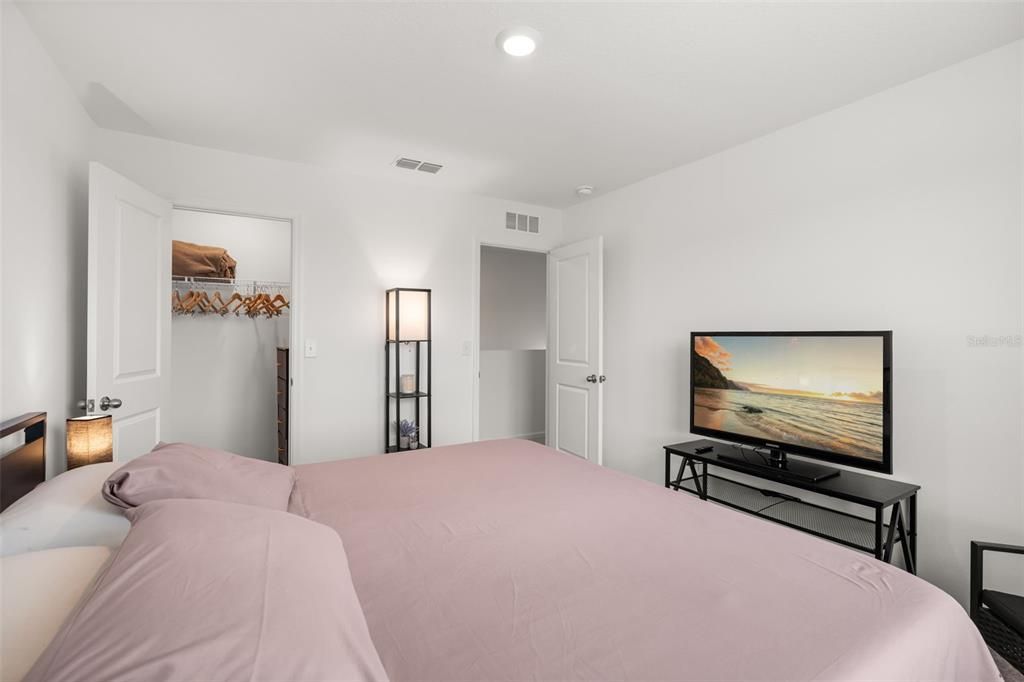 For Sale: $365,000 (3 beds, 2 baths, 1605 Square Feet)