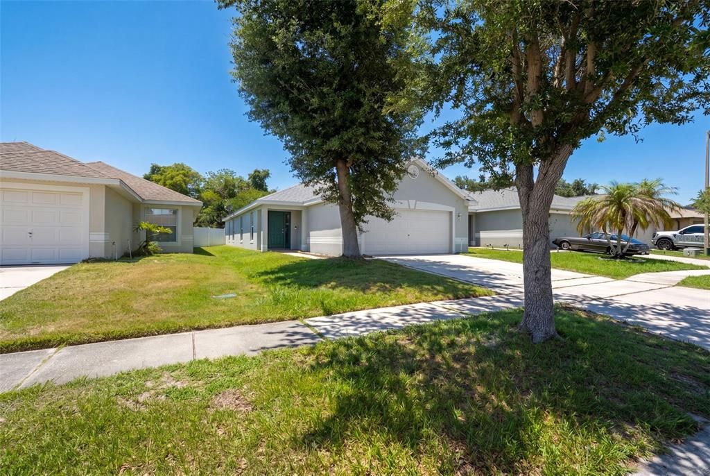 For Sale: $359,900 (4 beds, 2 baths, 1560 Square Feet)