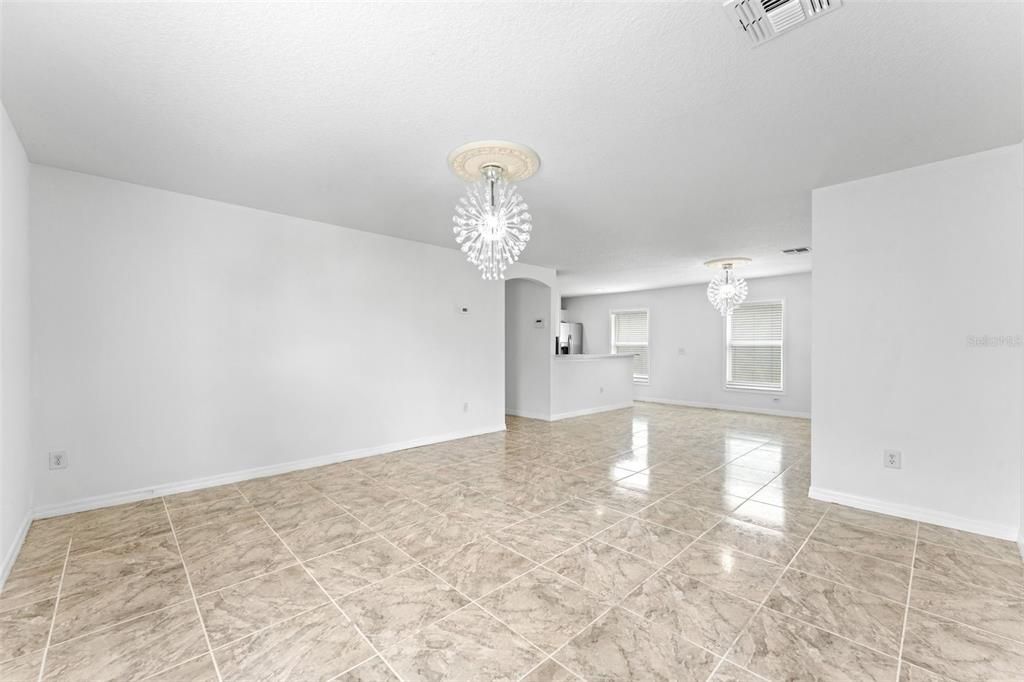 For Sale: $359,900 (4 beds, 2 baths, 1560 Square Feet)