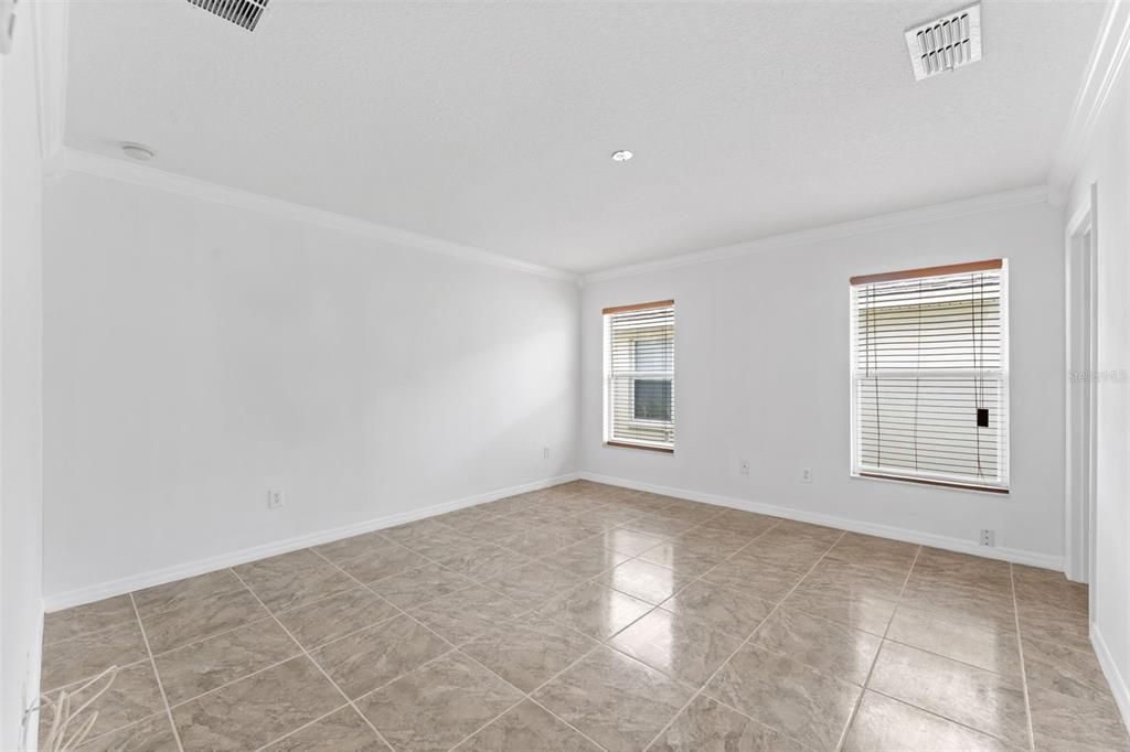 For Sale: $359,900 (4 beds, 2 baths, 1560 Square Feet)