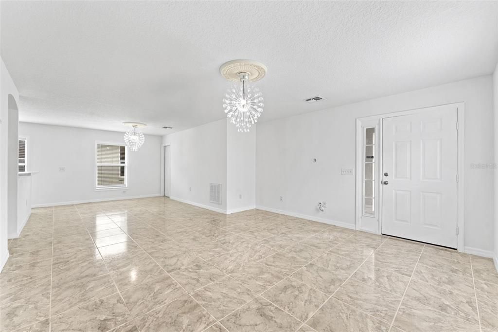 For Sale: $359,900 (4 beds, 2 baths, 1560 Square Feet)