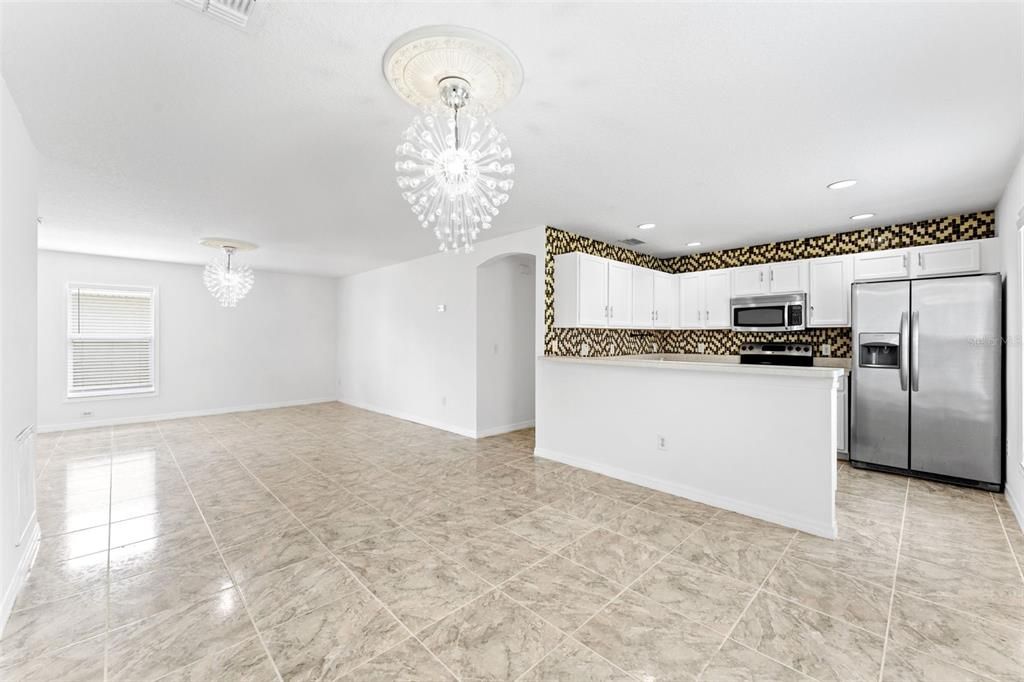For Sale: $359,900 (4 beds, 2 baths, 1560 Square Feet)