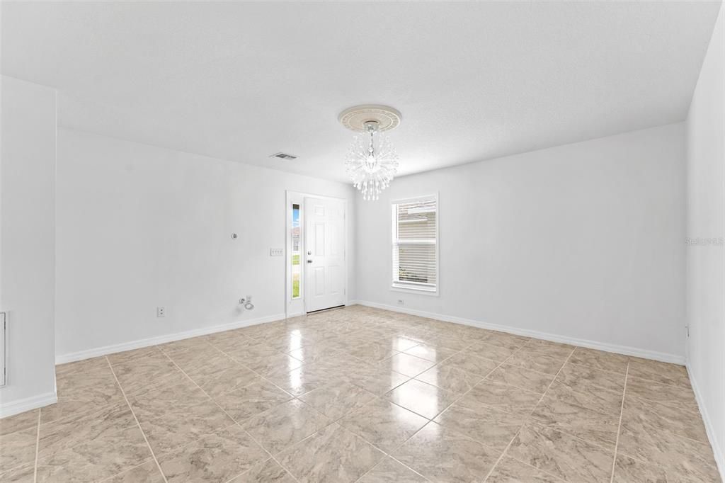 For Sale: $359,900 (4 beds, 2 baths, 1560 Square Feet)