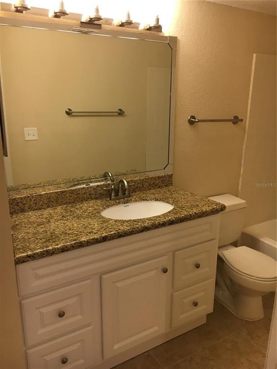 For Rent: $1,250 (1 beds, 1 baths, 711 Square Feet)