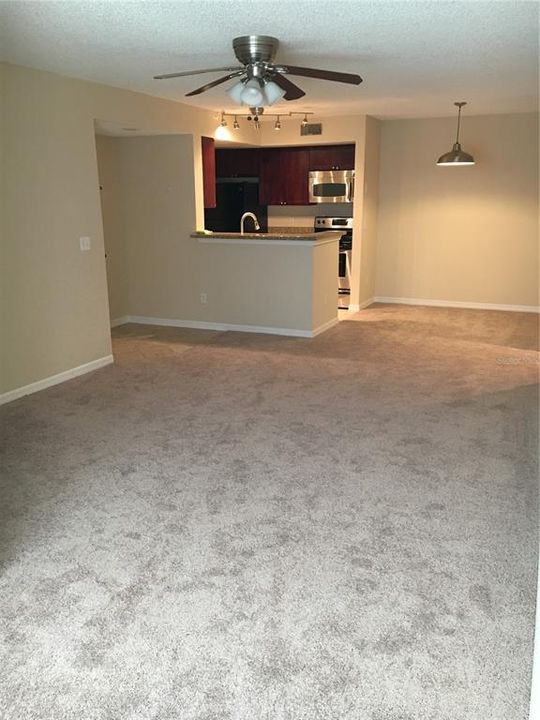 For Rent: $1,250 (1 beds, 1 baths, 711 Square Feet)
