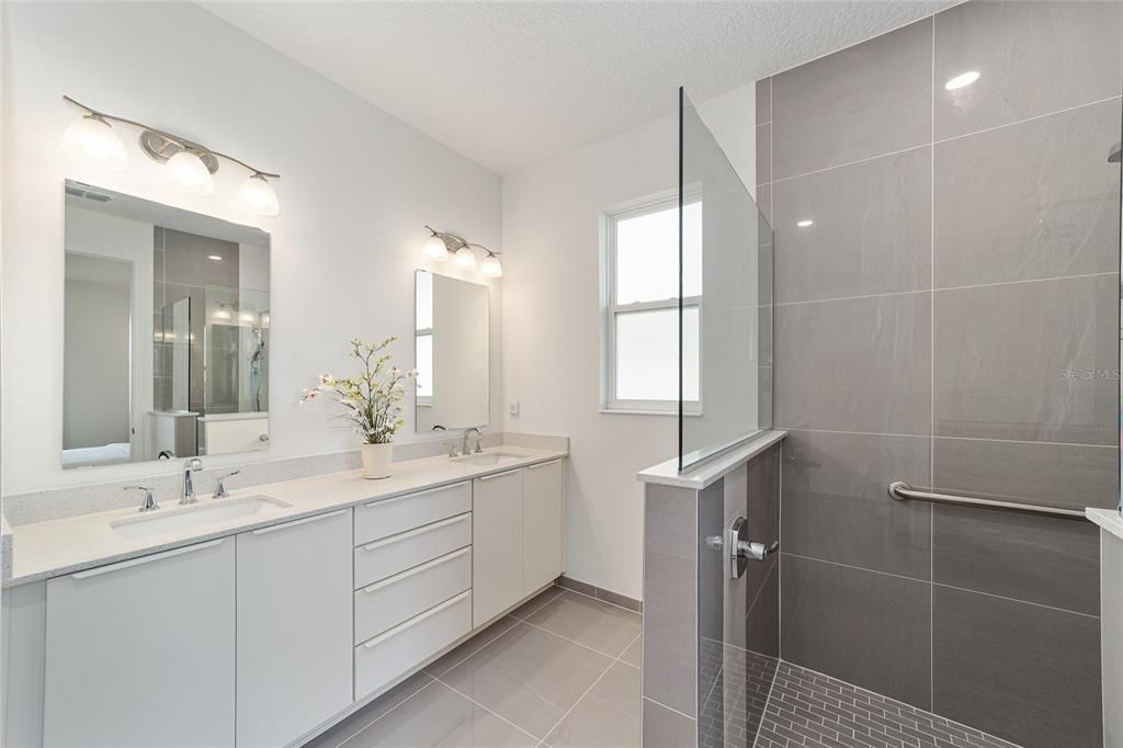 For Sale: $309,900 (2 beds, 2 baths, 1500 Square Feet)