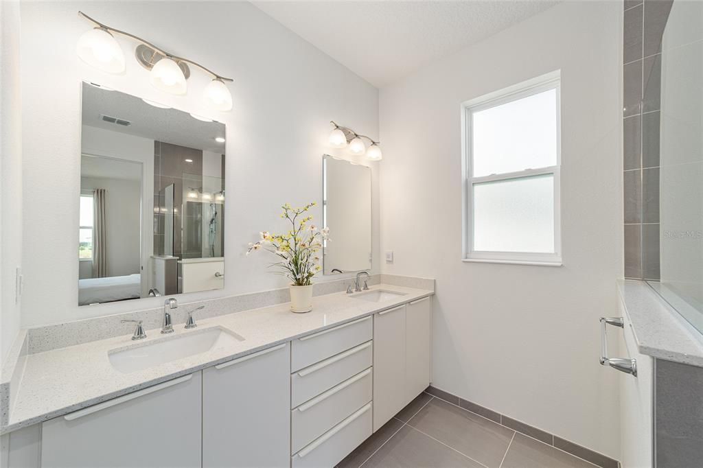 For Sale: $309,900 (2 beds, 2 baths, 1500 Square Feet)