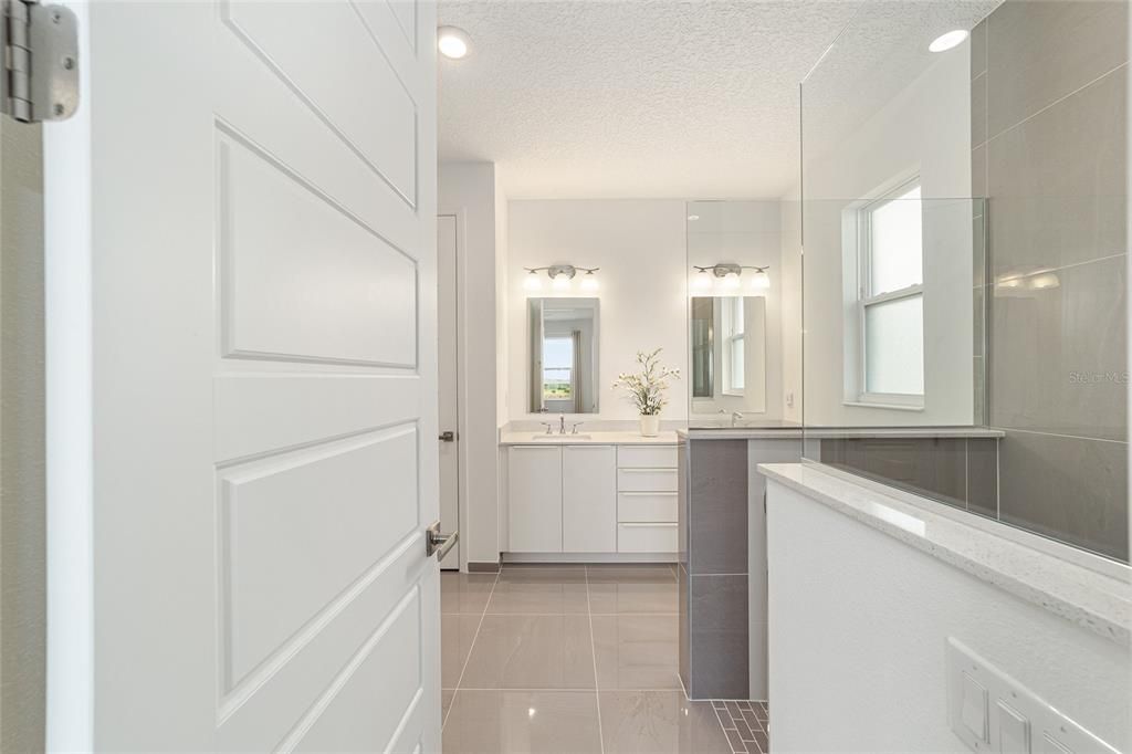 For Sale: $309,900 (2 beds, 2 baths, 1500 Square Feet)