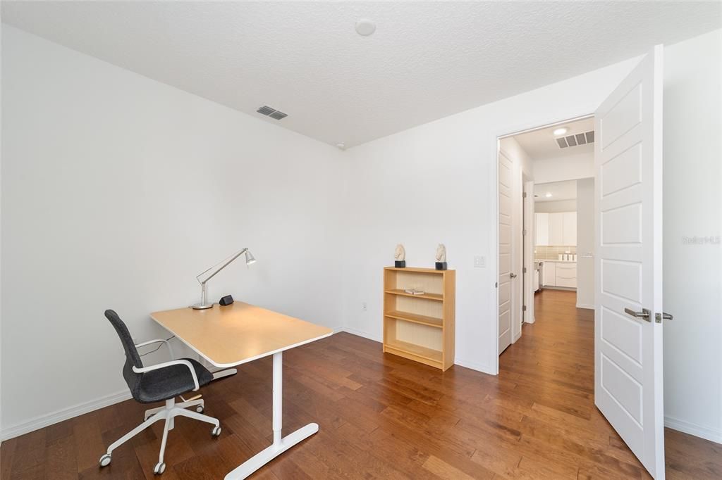 For Sale: $309,900 (2 beds, 2 baths, 1500 Square Feet)