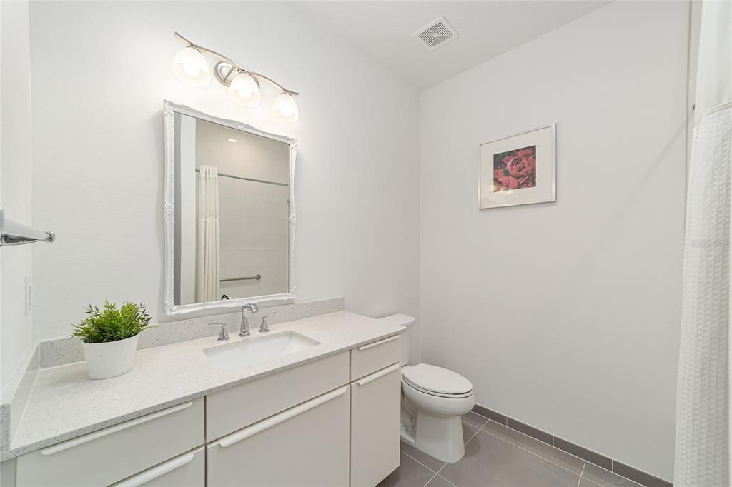 For Sale: $309,900 (2 beds, 2 baths, 1500 Square Feet)