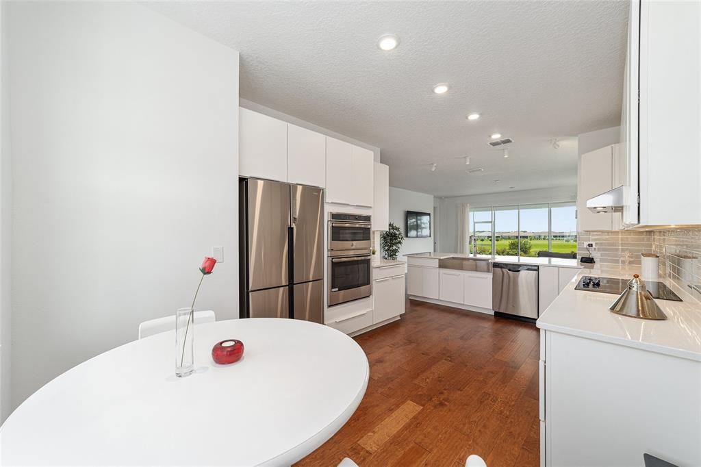 For Sale: $309,900 (2 beds, 2 baths, 1500 Square Feet)