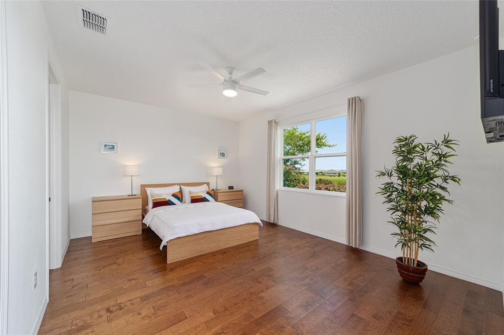 For Sale: $309,900 (2 beds, 2 baths, 1500 Square Feet)