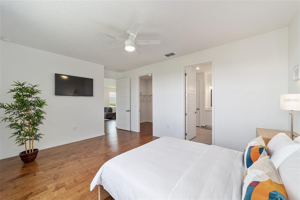 For Sale: $309,900 (2 beds, 2 baths, 1500 Square Feet)