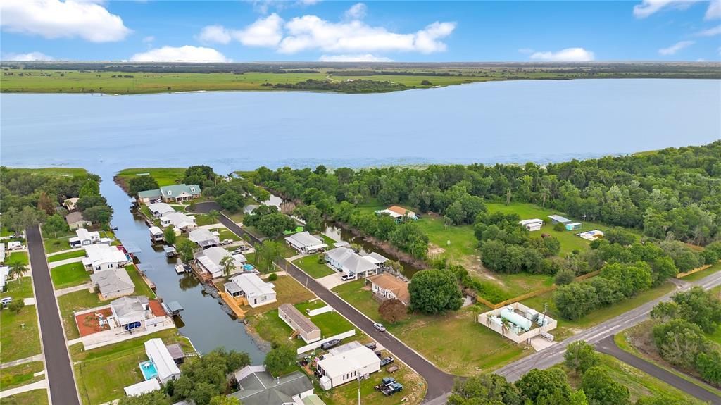 На продажу: $250,000 (3 спален, 2 ванн, 1920 Квадратных фут)