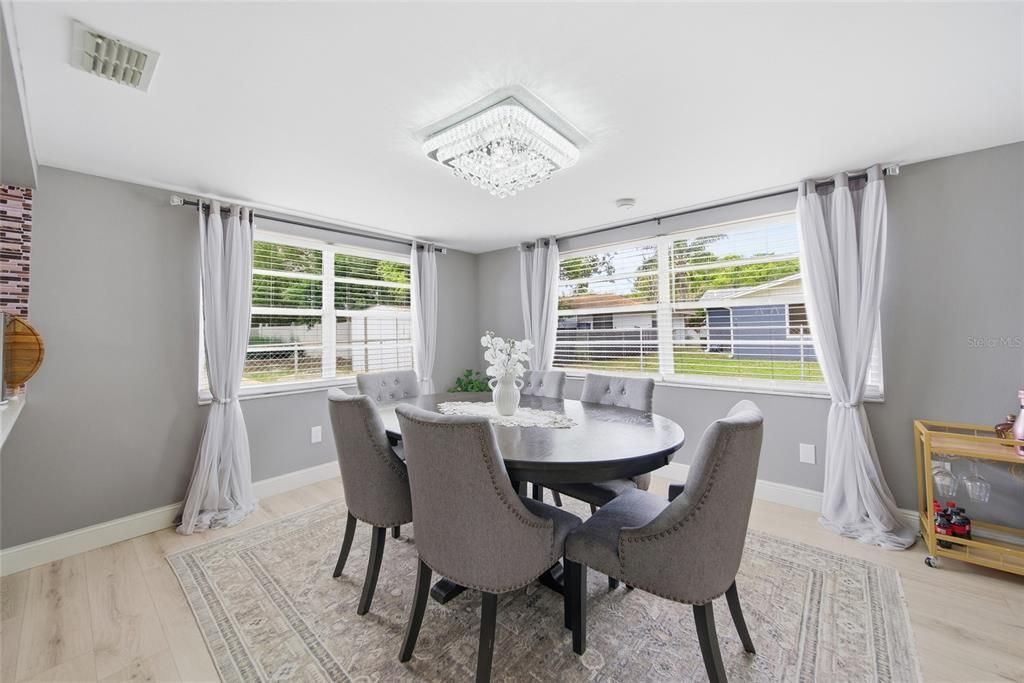 En Venta: $290,000 (2 camas, 2 baños, 1278 Pies cuadrados)