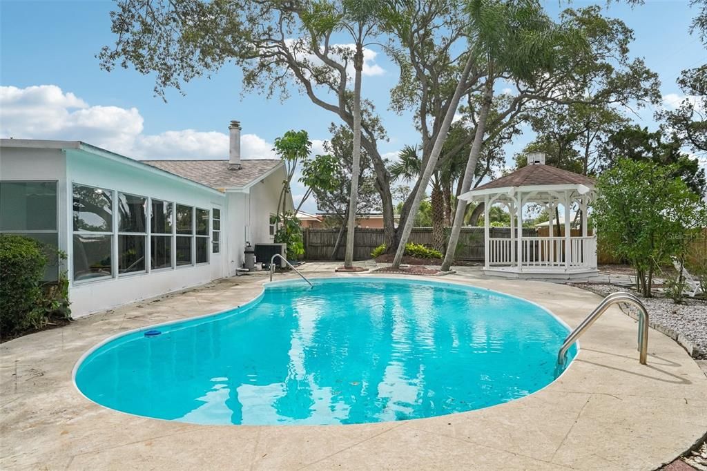 For Sale: $599,000 (3 beds, 2 baths, 1677 Square Feet)